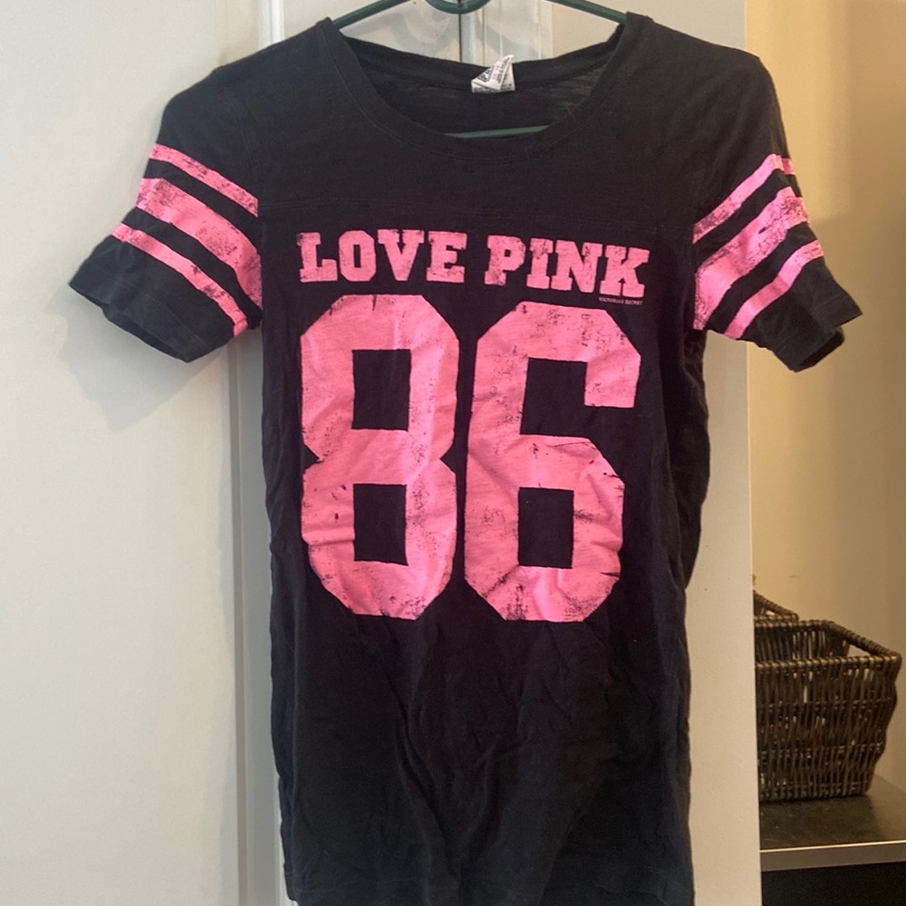 Victoria’s Secret love pink short sleeve shirt. Like new!!